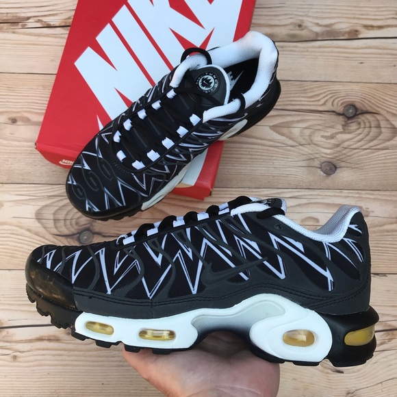 nike air max plus tn reflective